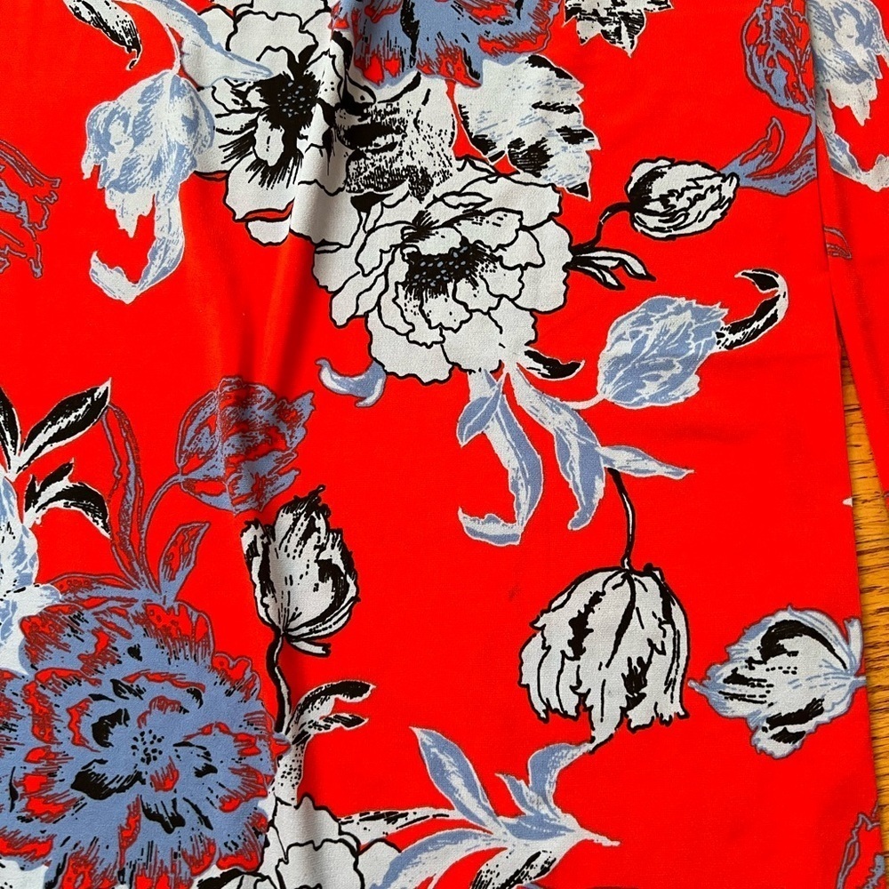 G.I.L.I. Red Floral Jetsetter Side Slit Pants Size M Resortwear Tropical Beachy - Picture 7 of 8